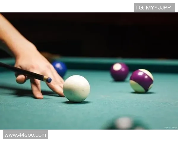 台球技巧与策略的完美结合:从基础入门到高级对决的全面解析 台球技巧与策略的完美结合:从基础入门到高级对决的全面解析